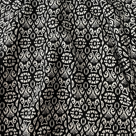 SOLD - Aeropostale Black and White Patterned Skater Skirt - Picture 2 of 3